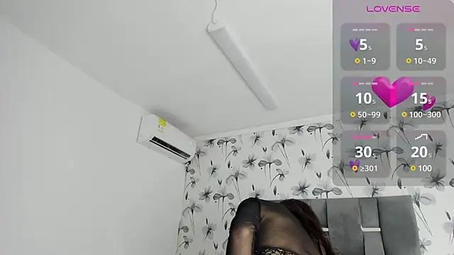 Snapshot of Ehotloveaxxx chatting on 01.23.25 Ehotloveaxxx online show from 01.23.25