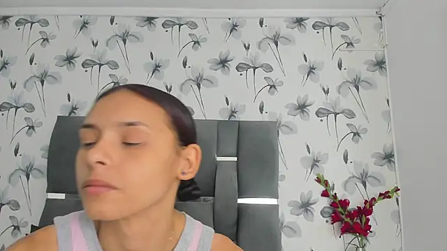 Snapshot of Ehotloveaxxx chatting on 09.16.25 Ehotloveaxxx online show from 09.16.25