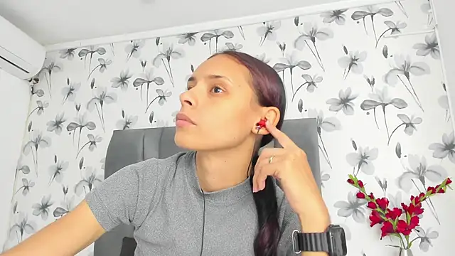 Snapshot of Ehotloveaxxx chatting on 10.04.25 Ehotloveaxxx online show from 10.04.25