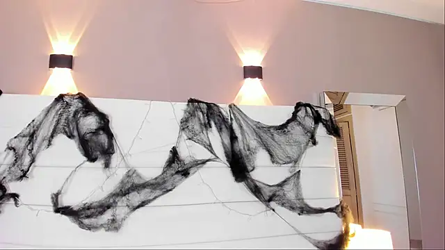 Lilly 2809  online show from 10.19.25