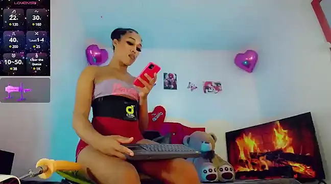 Snapshot of _ChanellR_ chatting on 01.23.25 ChanellR online show from 01.23.25