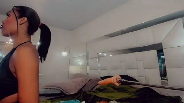 Snapshot of _ChanellR_ chatting on 03.14.25 ChanellR online show from 03.14.25