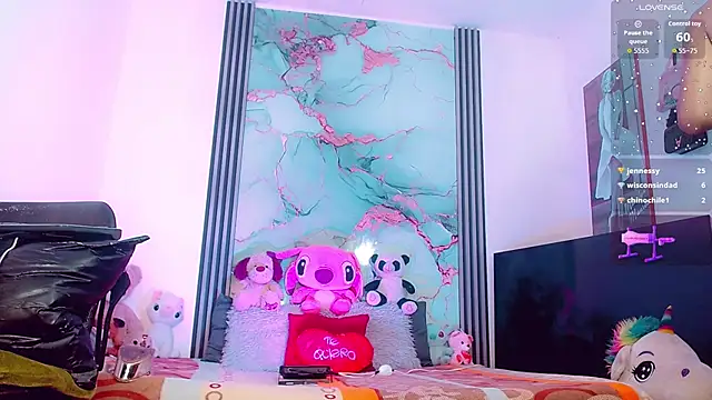 Snapshot of _ChanellR_ chatting on 09.23.25 ChanellR online show from 09.23.25