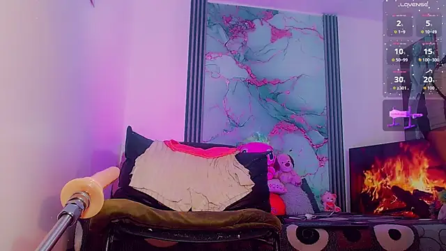 Snapshot of _ChanellR_ chatting on 10.04.25 ChanellR online show from 10.04.25