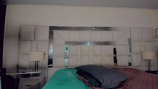 Snapshot of _ChanellR_ chatting on 03.07.26 ChanellR online show from 03.07.26