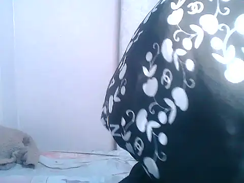 Snapshot of SexxyTerry chatting on 10.03.25 SexxyTerry online show from 10.03.25