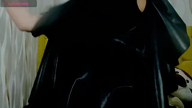 Snapshot of moniquehicks chatting on 01.14.25 moniquehicks online show from 01.14.25