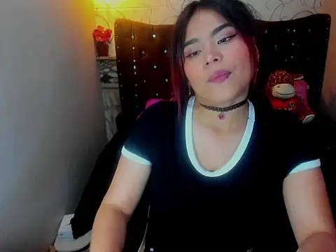 Snapshot of moniquehicks chatting on 09.11.25 moniquehicks online show from 09.11.25