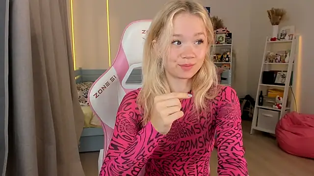 Lily Young online show from 10.08.25