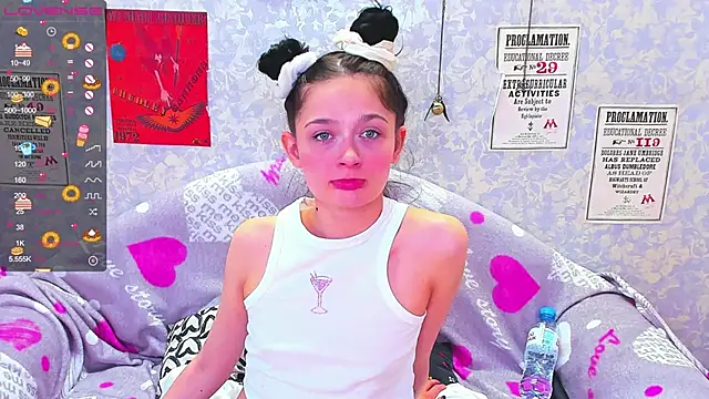 Snapshot of Vanessa_Florence chatting on 02.08.25 Vanessa Florence online show from 02.08.25