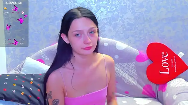 Snapshot of Vanessa_Florence chatting on 10.06.25 Vanessa Florence online show from 10.06.25