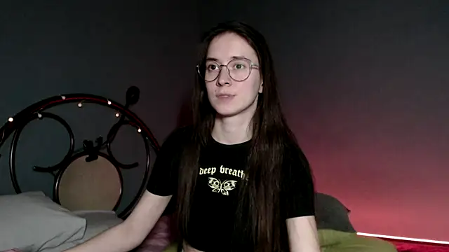 Snapshot of wow__kelly chatting on 01.12.25 wow kelly online show from 01.12.25