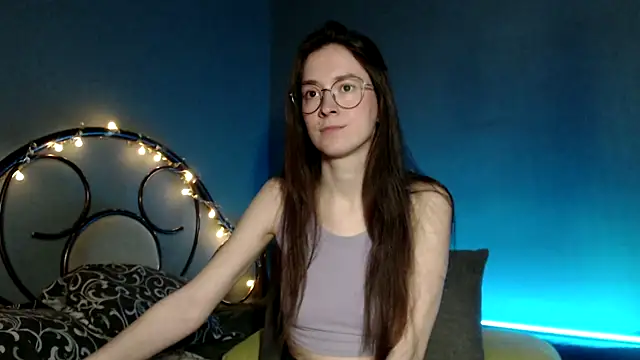 Snapshot of wow__kelly chatting on 03.17.25 wow kelly online show from 03.17.25