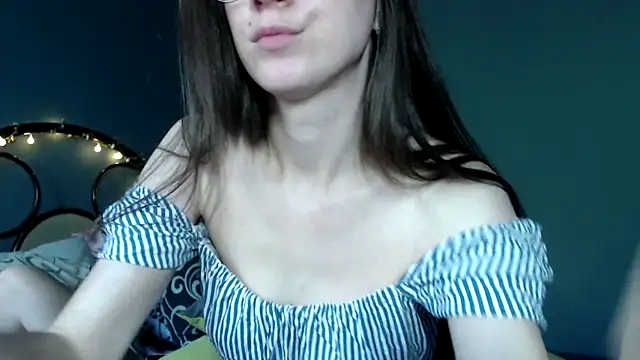 Snapshot of wow__kelly chatting on 09.12.25 wow kelly online show from 09.12.25