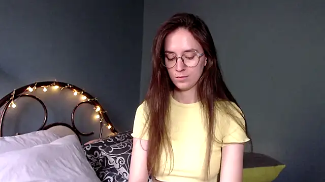 Snapshot of wow__kelly chatting on 09.15.25 wow kelly online show from 09.15.25