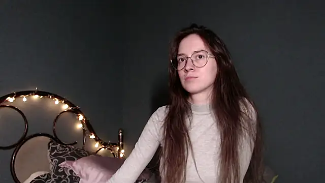 Snapshot of wow__kelly chatting on 09.18.25 wow kelly online show from 09.18.25