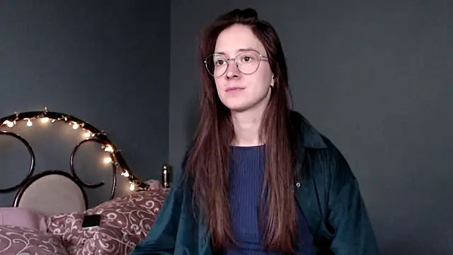 Snapshot of wow__kelly chatting on 10.02.25 wow kelly online show from 10.02.25