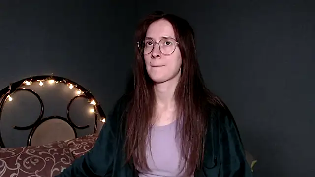 Snapshot of wow__kelly chatting on 10.06.25 wow kelly online show from 10.06.25