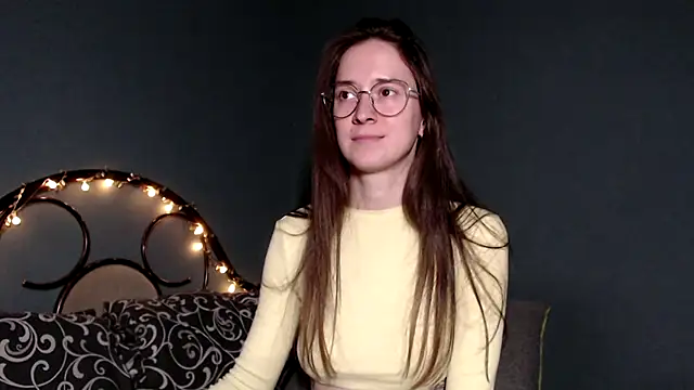 Snapshot of wow__kelly chatting on 10.16.25 wow kelly online show from 10.16.25