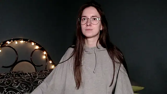 Snapshot of wow__kelly chatting on 10.22.25 wow kelly online show from 10.22.25