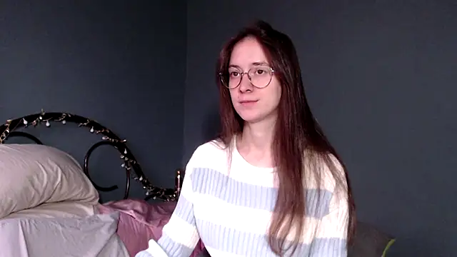 Snapshot of wow__kelly chatting on 11.13.25 wow kelly online show from 11.13.25