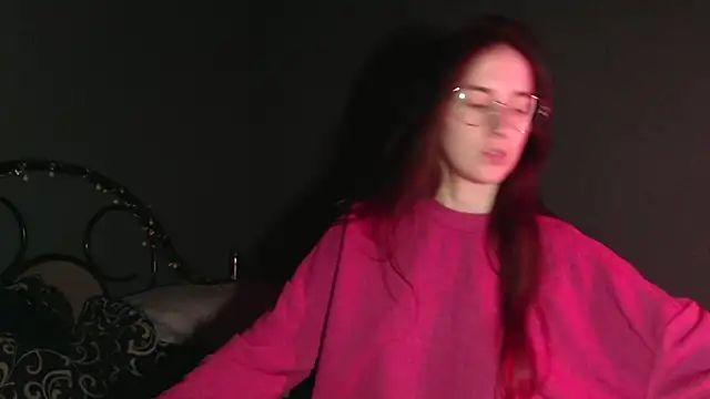 Snapshot of wow__kelly chatting on 11.24.25 wow kelly online show from 11.24.25