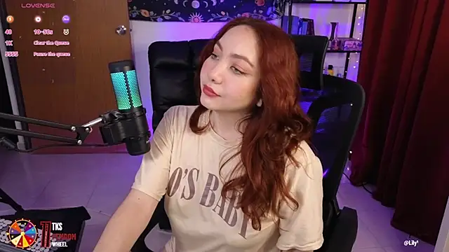 LilyVelvett online show from 02.04.25