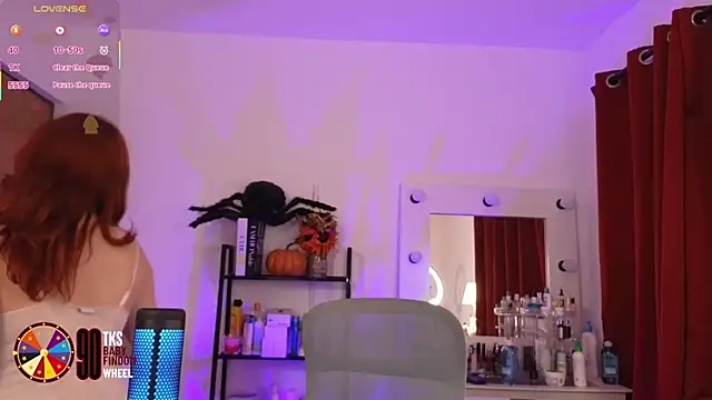 LilyVelvett online show from 09.12.25