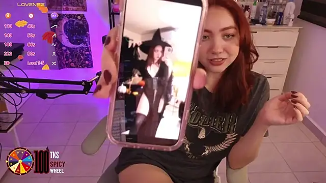 LilyVelvett online show from 11.06.25