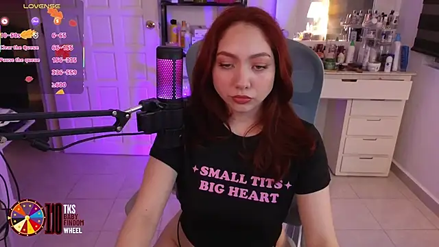 LilyVelvett online show from 11.11.25