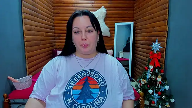 Snapshot of BubbleEmma chatting on 01.12.25 BubbleEmma online show from 01.12.25