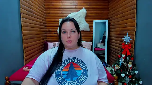 Snapshot of BubbleEmma chatting on 01.12.25 BubbleEmma online show from 01.12.25