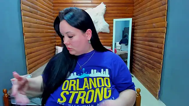 Snapshot of BubbleEmma chatting on 01.17.25 BubbleEmma online show from 01.17.25