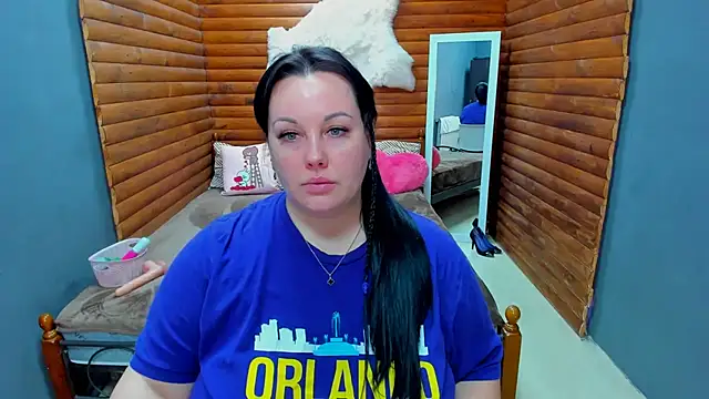 Snapshot of BubbleEmma chatting on 01.17.25 BubbleEmma online show from 01.17.25