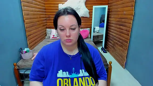 Snapshot of BubbleEmma chatting on 01.18.25 BubbleEmma online show from 01.18.25