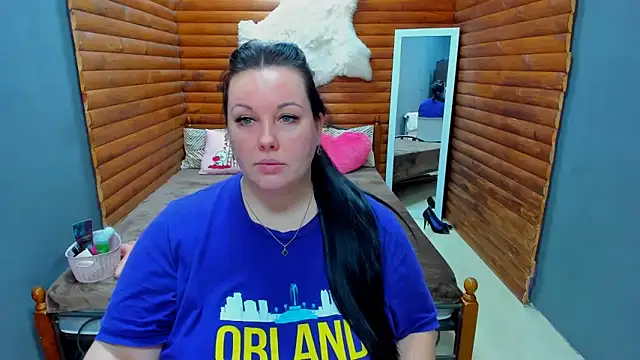 Snapshot of BubbleEmma chatting on 01.18.25 BubbleEmma online show from 01.18.25