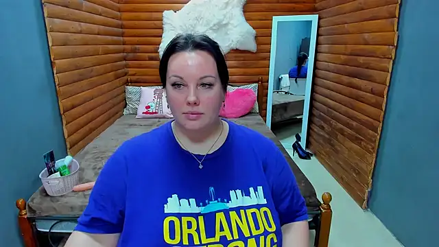 Snapshot of BubbleEmma chatting on 01.18.25 BubbleEmma online show from 01.18.25