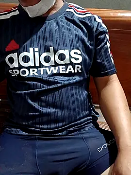 Snapshot of Vvvvvieett chatting on 10.07.25 Vvvvvieett online show from 10.07.25