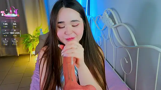 KateBleare online show from 10.10.25