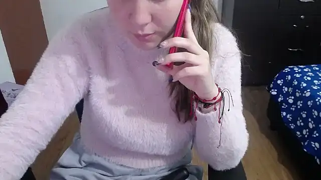 Snapshot of Luna_girlhot_ chatting on 02.21.25 Luna girlhot online show from 02.21.25