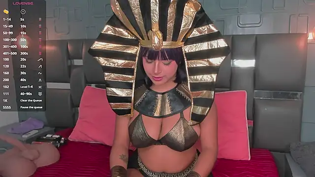 Snapshot of PittAndLunaa chatting on 02.25.25 PittAndLunaa online show from 02.25.25