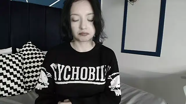 Adeelinee online show from 01.08.25