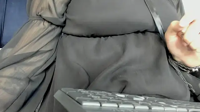 Adeelinee online show from 01.31.25