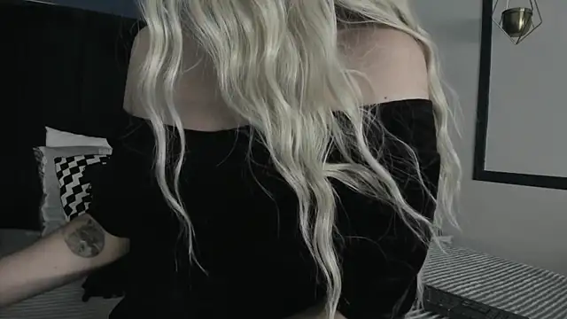 Adeelinee online show from 02.10.25