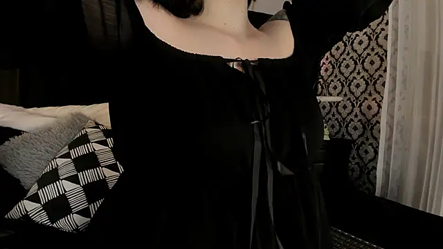 Adeelinee online show from 11.22.25