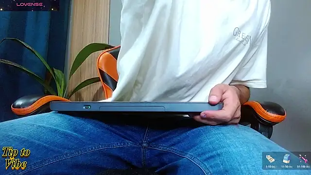 Mr WhiteCock online show from 12.03.25