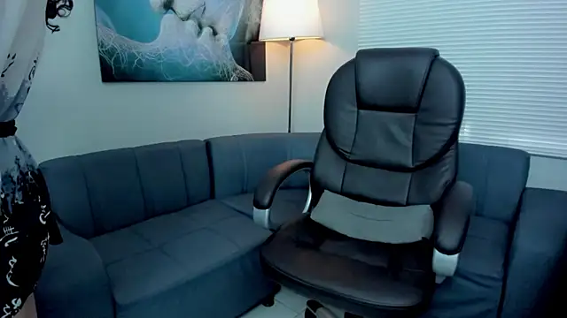 Angel Dust18 online show from 09.20.25