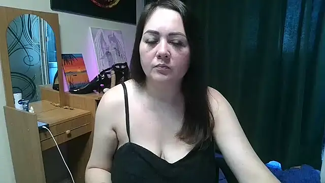 Snapshot of JuliaMorganss chatting on 06.19.26 JuliaMorganss online show from 06.19.26