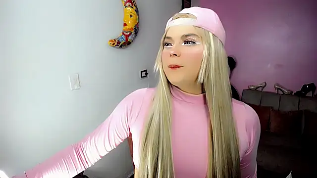 Snapshot of SweetKim21 chatting on 03.01.25 SweetKim21 online show from 03.01.25