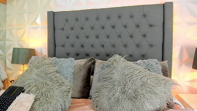 sarah salis  online show from 01.16.25